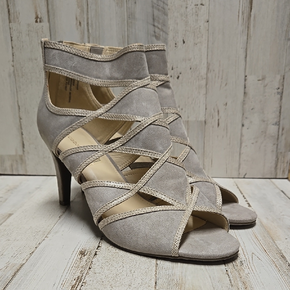 New with tag Women's Liz Claiborne Sz.12 heels